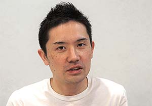 甲斐 真一郎氏