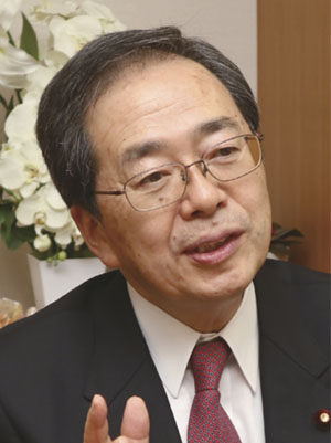 斉藤 鉄夫氏