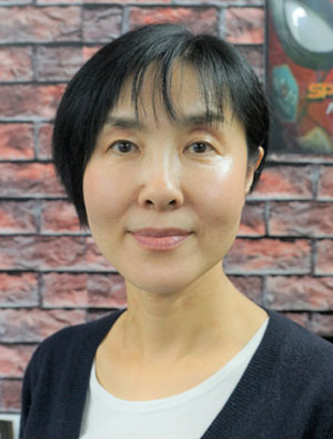松村雅代氏